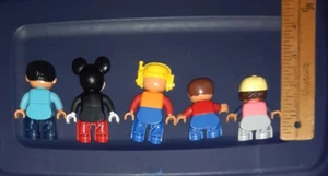 LEGO DUPLO 5 MINIFIGURAS Piloto Mickey Mouse Trabajador Niño Niños - Imagen 1 de 3