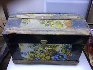 Antique Victorian Steamer Trunk Dome Top Humpback Chest with tray - Picture 1 of 20