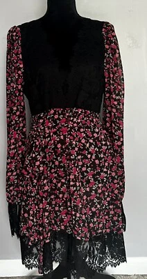 Roupão/Vestido For Love and Lemons x Victoria's Secret Melrose Preto/Rosa Tamanho Grande - Imagem 1 de 4