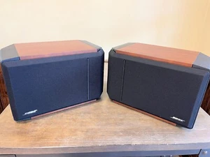 Pair of Bose 301 Series IV 4 Direct Reflecting Speakers. Pristine Condition. - Picture 1 of 9