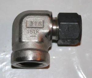 1/2" Tube OD x 1/2" FNPT 316ss Elbow Plumbing Fitting Parker CPI 8-8 DBZ-SS - Picture 1 of 3