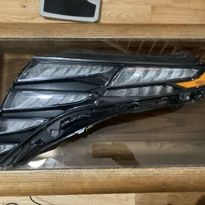 HYUNDAI TUSCON LEFT DAYTIME RUNNING LIGHT 92207-CW010 (1-Tab Broken) OEM 2024 - Picture 1 of 11