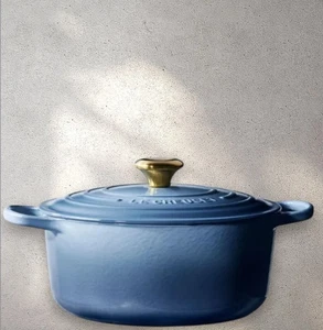 NEW Le Creuset Signature 5.5 Qt. Chambray Blue Cast Iron Round Dutch Oven # 26 - Picture 1 of 7