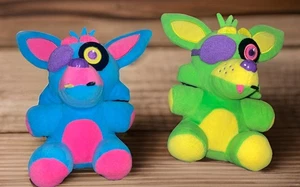 Funko FNAF Five Nights At Freddy's FOXY 8" Azul Neón Verde LUZ NEGRA - Imagen 1 de 2