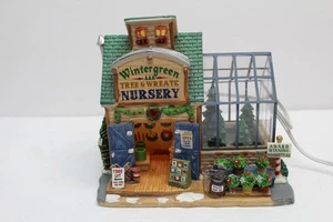 2012 Lemax Coventry Cove Wintergreen Natale vivaio edificio illuminato - Foto 1 di 7