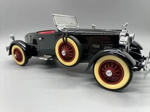 Danbury Mint 1927 Stutz Black Hawk 1/24 Diecast Scale w/Box - Picture 1 of 9
