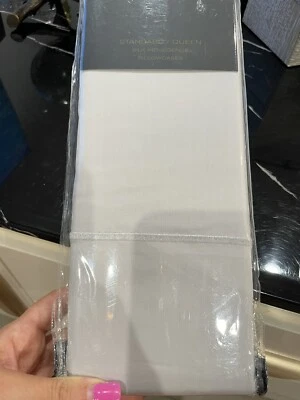 Donna Karan Indulgence Silk Standard Pillowcases Platinum. Brand New! - Image 1 of 4