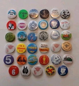 Lote de 35 insignias de pasador vintage coleccionables de 11/2 pulgadas 39 mm - Imagen 1 de 11