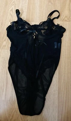Peluche de encaje y cinta negro para mujer, talla pequeña, de Romwe Foto 1 de 4