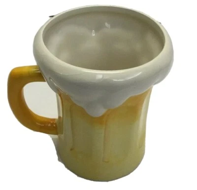 Pier 1 Imports Diseño Taza de Cerveza con Espuma Espumosa Amarillo/Blanco Porcelana 4-3/4" Foto 1 de 4