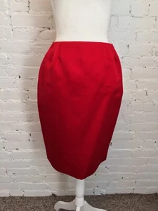Falda lápiz satinada Bill Blass vintage años 80 roja seda talla 8 - Imagen 1 de 9