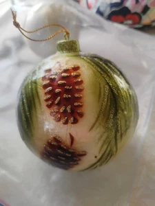 "Adorno de Navidad conos de pino de nieve verde 4"" de alto" - Imagen 1 de 5