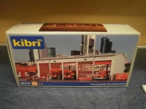 KIBRI Bausatz Fahrzeughalle Berufsfeuerwehr - Bild 1 von 1