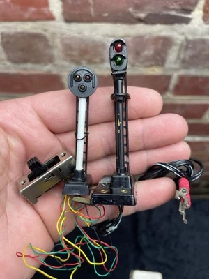 Model Power N Scale TARGET SIGNAL 8572 & Additional Signal - Image 1 of 4