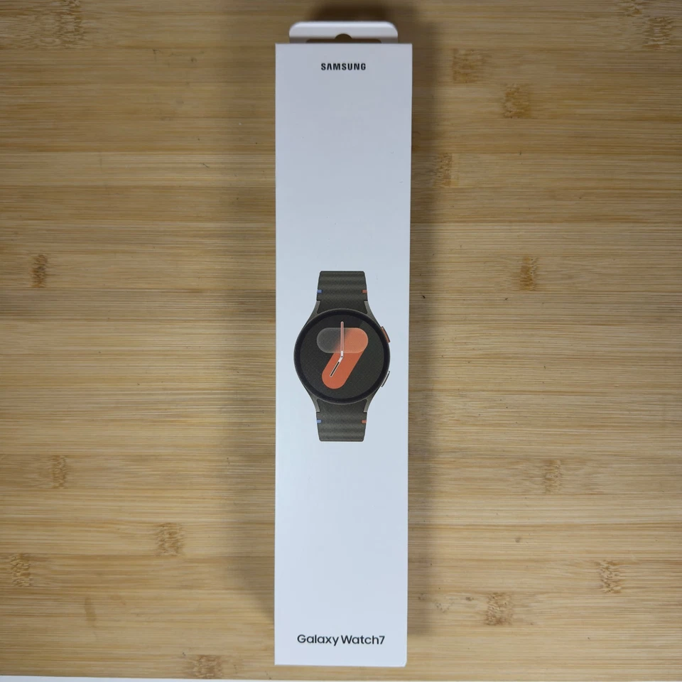 Samsung Galaxy Watch  7 40mm | Sapphire Green | Bluetooth | GPS | Wi-Fi - NEW - Image 1 of 4