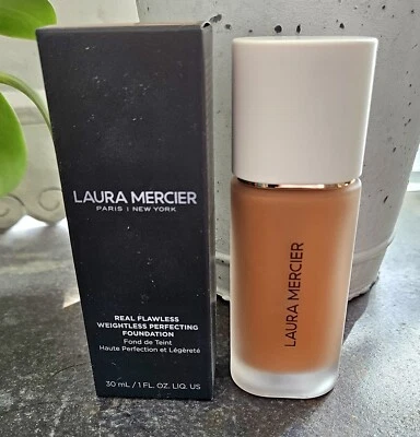 Laura Mercier 5C1 SEPIA Real Flawless Weightless Perfecting Foundation 1 Fl oz - Image 1 of 2