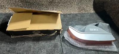 Luz de señal de estacionamiento de pasajeros Bronco 3224-0005R para Ford F150 F250 F350 F450 Foto 1 de 4