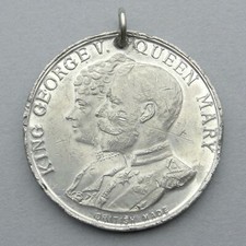 Antique Pendant. King George V and Queen Mary. May 6 1935. Silver Jubilee.