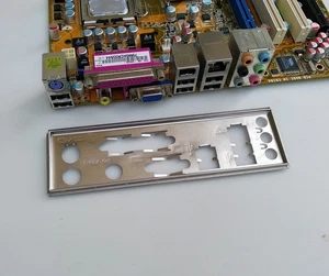 Oryginalna osłona I/O do płyty głównej ASUS P5K-VM - Zdjęcie 1 z 1