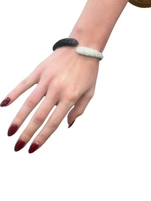 Brazalete Brazalete Swarovski Louise Blanco y Negro Cristales Pavé Plata Pequeño Foto 1 de 4