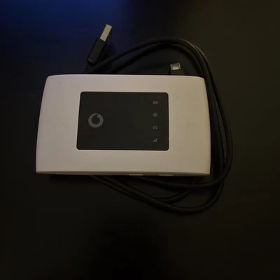 Vodafone Portable 4G Router - ZTE Mobile Broadband Hotspot - White - Image 1 of 3