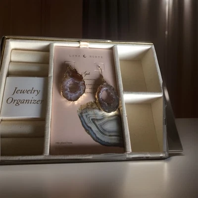 Luna Norte Jewelry Organizer & Agate earrings 14 kt plated brass - Image 1 of 4