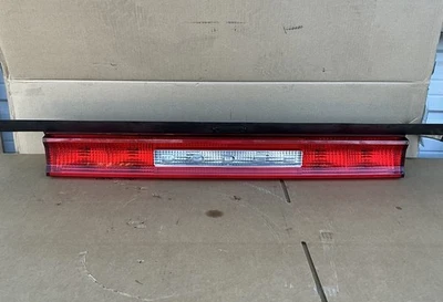 Dodge Challenger 2008-2014 maletero trasero tapa centro luz de freno OEM Foto 1 de 4