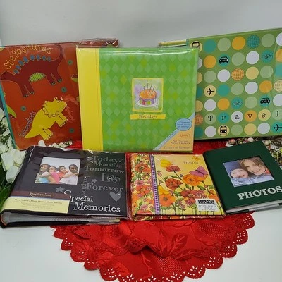 Lote com 6 álbuns de fotos e cadernos de aniversário de dinossauros novos - Imagem 1 de 4