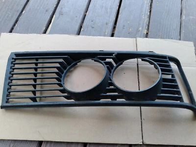 1983 宝马 320i 球杆前灯挡板 — 第 1/2 张图片