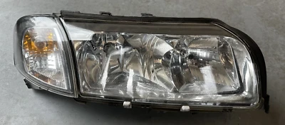Подлинная фара со стороны пассажира Volvo правая 9484242 для 99-03 S80 - Изображение 1 из 4