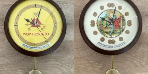 Romeo y Julieta Montecristo Dual Sided Hanging Clock w optional pendulum - RARE Cover