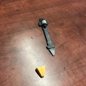 Genuine Nose Door Assembly Dewalt DWFP2350 0.625”-2” 23 Ga Finish Nailer Type-0 - Picture 1 of 7