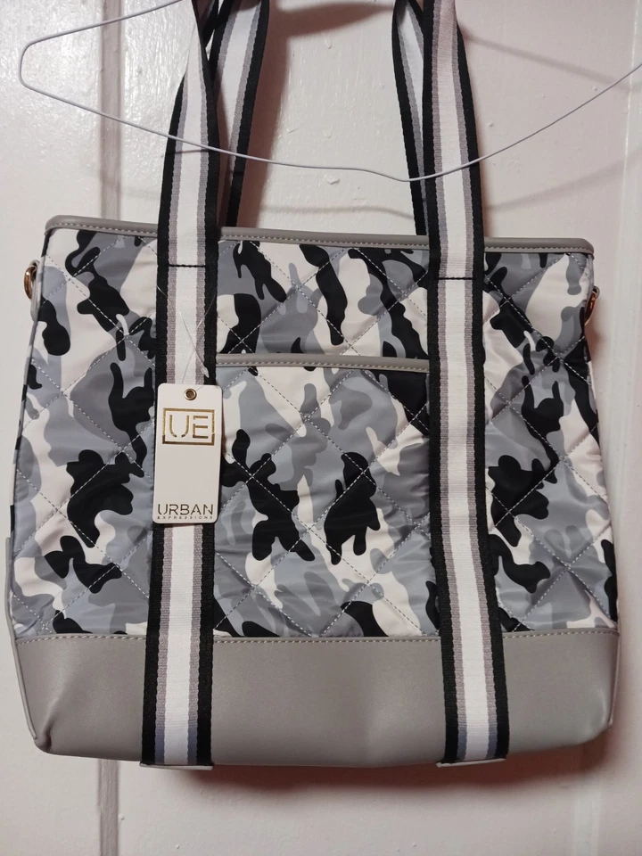 Bolso Edredón Urban Expressions Camuflaje Gris y Negro Foto 1 de 4