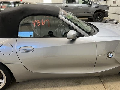 03-08 PUERTA DELANTERA DERECHA PASAJERO BMW Z4 RDSTR GRIS PLATA A08 Foto 1 de 4