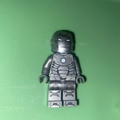LEGO: IRON MAN MARK 2 Armor (sh0667) Marvel Minfigure Only *excellent* 76167 - Image 1 of 4