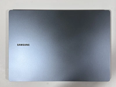 Samsung Galaxy Book 4 Ultra 16” Intel Ultra 9 185H 32GB 1TB RTX 4070 NP960XGL Foto 1 de 4
