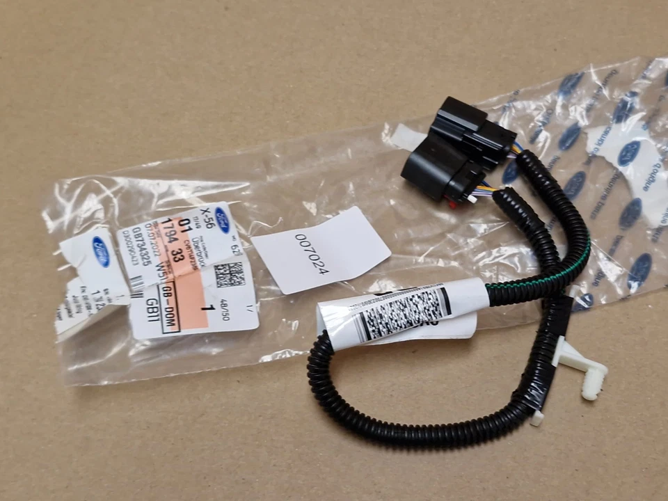 Ford Kuga CBS Right Rear Jumper Wiring 2012-on 1794233 CV6T14F238RB Genuine - Image 1 of 4