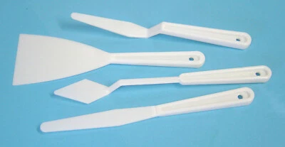 Set of 4 Plastic Palette Knives & Trowels Artist Shaped Paint Tools  - Image 1 of 4