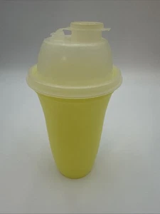 Vtg Tupperware Quick Shake Mixer Gravy Drink Blender Shaker Yellow 3 Pcs 844-12 - Picture 1 of 7