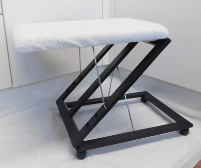 Oypla Adjustable Cushioned Foot Stool Leg Rest - Image 1 of 4