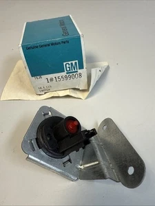 1984 Chevy Van Torque Converter Clutch Vacuum Switch NOS S67 - Picture 1 of 4