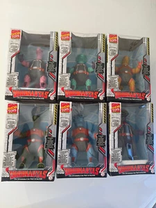 DINONAUTAS - "BASED ON DINOSAUCERS 80´S" COMPLETE SET - BRAZIL - SHOW TOYS - Picture 1 of 8