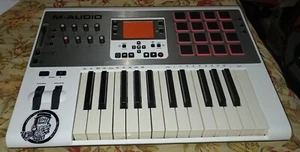 M-AUDIO Axiom AIR 25 Premium Keyboard and Pad Controller - Imagen 1 de 10