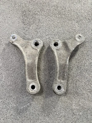 2006-2010 BMW E60 M5 E63 E64 M6 Front Pair Stabilizer Sway Bar Support Brackets - Image 1 of 4