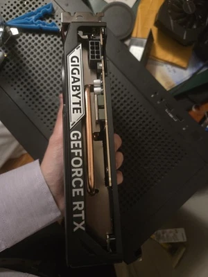 Gigabyte NVIDIA GeForce RTX 5050 (Muy Ligeramente Usado SIN SIGNOS DE DESGASTE) LEER Foto 1 de 4