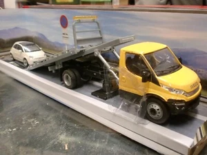 NEW RAY 1/36 - IVECO DAILY - soccorso stradale con auto - Foto 1 di 2
