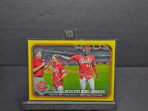 2024 Topps Series 1 CINCINNATI REDS TEAM CARD YELLOW #133 Elly De La Cruz - Picture 1 of 1