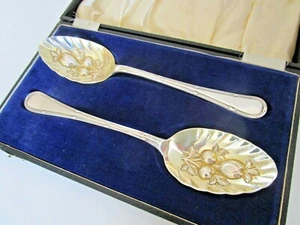 Cased Pair Silver Plated Berry Serving Spoons, Circa 1900 - Picture 1 of 12