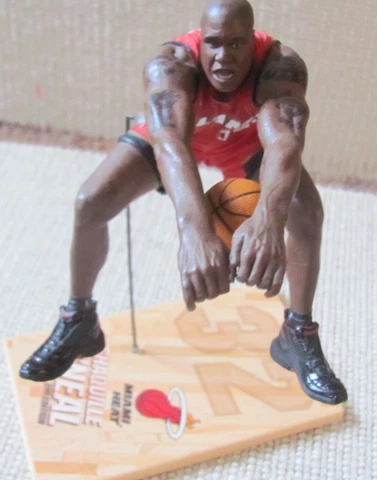 McFarlane Shaquille O'Neal SHAQ Miami Heat NBA Figure Red Jersey Series 8 Cover