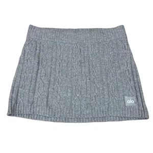 Alo Yoga Cable Knit Winter Bliss Mini Skirt Women's Medium Preppy Minimalist - Picture 1 of 10